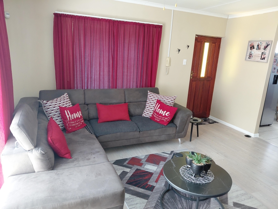 2 Bedroom Property for Sale in Campher Park Eastern Cape